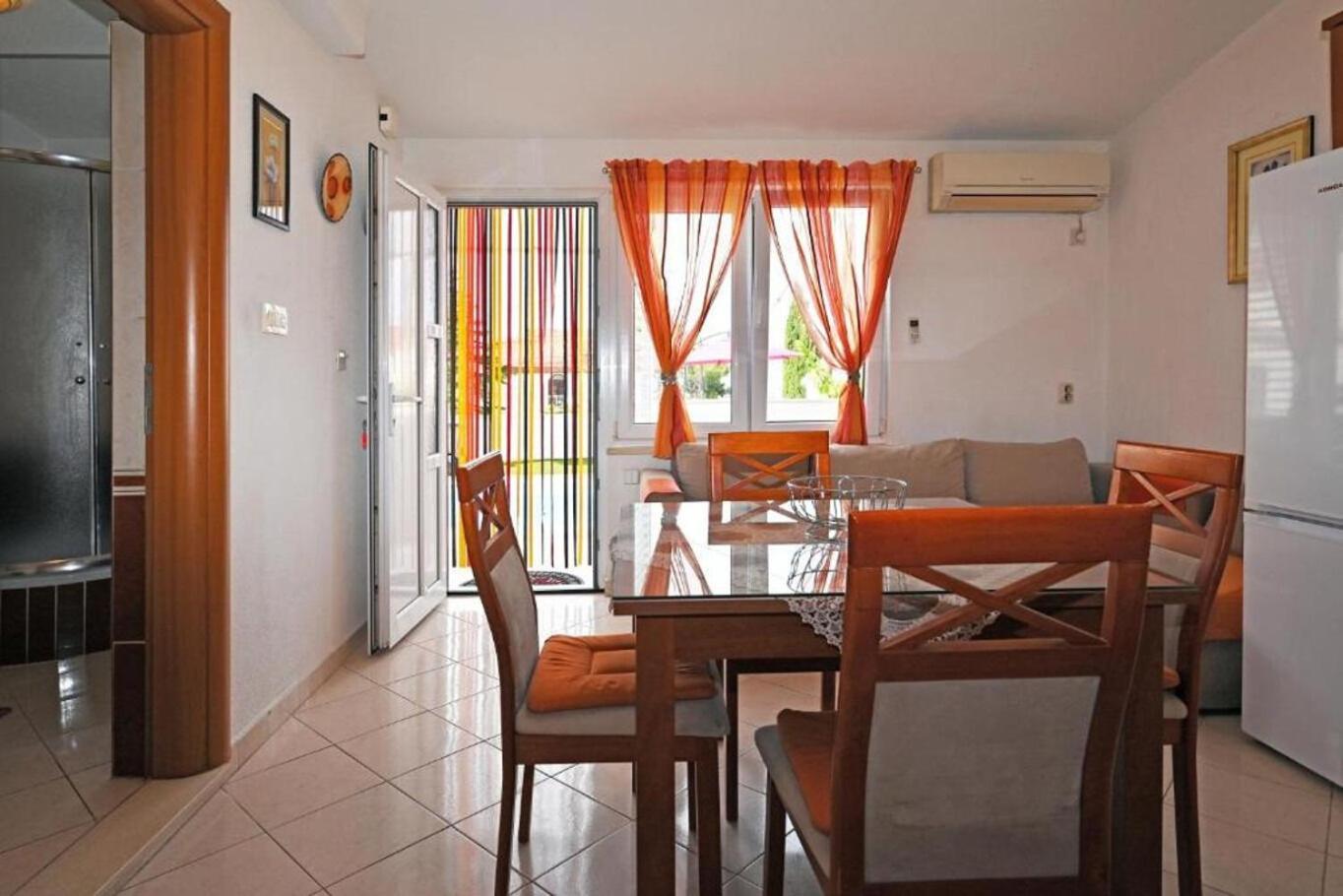 Apartment Mihovilovic Слатине Экстерьер фото